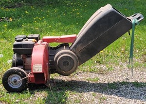 lot 119 image: YardMachines ChipperShredder 24A-45M4700