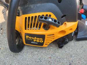 lot 114 image: Poulan Pro 42cc Gas Chainsaw - PP4218A