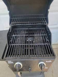 lot 94 image: Charbroil Propane Grill