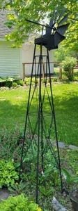 lot 95 image: Classic Garden Dcor Windmill