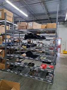 lot 1011 image: Metal Shelving Unit 6-shelf with Wire Grates