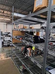 lot 1013A image: Metal Shelving Unit 6-shelf with Wire Grates