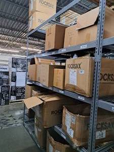 lot 1015 image: Metal Shelving Unit 5-shelf with Wire Grates