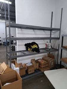 lot 1021 image: Metal Pallet Racking Shelving Unit 4-shelf 8x2x10 with Shelf Grates