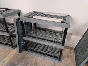 lot 1038 image: Plastic Storage Shelving Unit 4-shelf 36x24x56