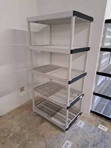 lot 1040 image: Plastic Storage Shelving Unit 5-shelf 3x2x73