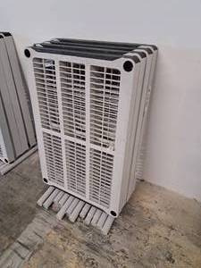 lot 1045 image: Plastic Storage Shelving Unit 4-shelf 36x24x56