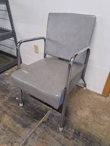 lot 1068 image: Office Arm Chair