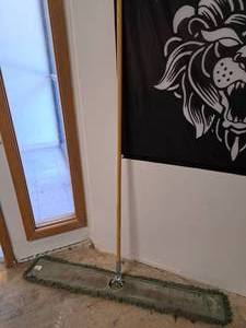 lot 1072 image: 50 Warehouse Push Dust Broom