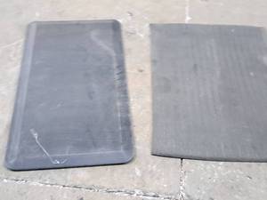 lot 1092 image: Lot of (2) Anti-Fatigue Floor Mats