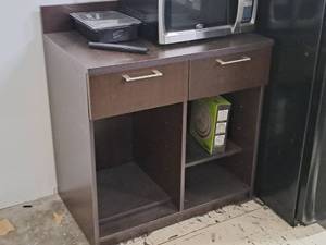 lot 1098 image: Lot of (2) Cabinets
