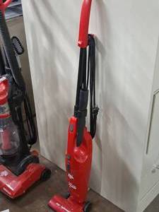 lot 1104 image: Dirt Devil Versa Power Upright Vacuum Cleaner