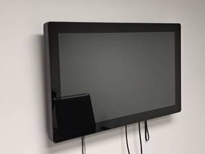 lot 1151 image: 32 Wall Mount Monitor