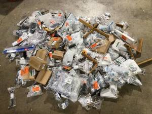 lot 33 image: Lot of Mixed Cabinet Handles and Hardware Various Models and Conditions Customer Returns See Pictures