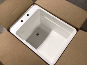 lot 35 image: White Sink   Customer Returns See Pictures