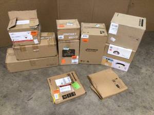 lot 36 image: Lot of Mixed Lighting Various Models and Conditions Customer Returns See Pictures