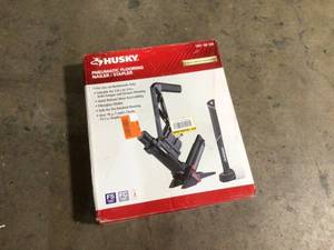 lot 37 image: Husky Pneumatic 3-in-1 15.5-Gauge and 16-Gauge 2 in. Flooring Nailer and Stapler with Quick Jam Release Customer Returns See Pictures