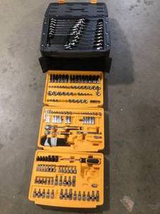 lot 42 image: GEARWRENCH 14 in. and 38 in. Drive 90-Tooth Standard and Deep SAEMetric Mechanics Tool Set in 3-Drawer Storage Box missing pcs Customer Returns See Pictures