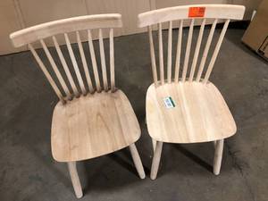lot 34 image: 2 Lots of Chairs Customer Returns See Pictures