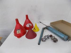 Garage Items, Funnels, Grease Guns, 1 78 Balls