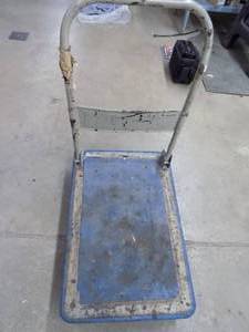 Cart on casters, Fold down handle