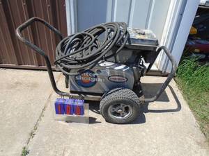 Water shotgun pressure washer high volume 2700 psi. No wand.11 hp Subaru motor. Tested & appears to work. As shown.