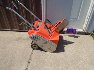 Vintage Montgomery Wards snow thrower. Used condition. Tested & works. As shown.
