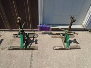 Qty of 2 pipe roller stands. As shown.
