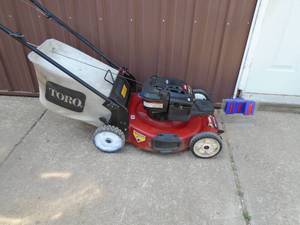 Toro recyler with bag. Tested & works. Self propelled. As shown.