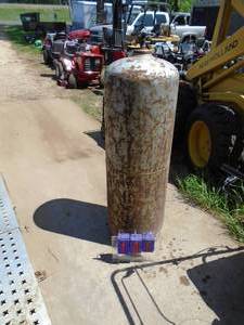100 LB propane tank. As shown.