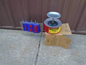 U-line justrite 1 qt plunger can. New in box. As shown.