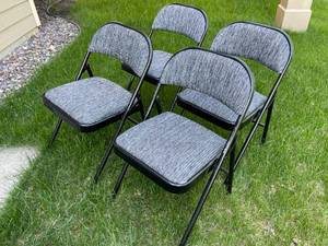 lot 57 image: Four Meco Folding Padded Chairs