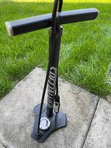lot 65 image: Trek 24 Speed 7200 Bike with Two Helmets and a Specialized Bike Pump