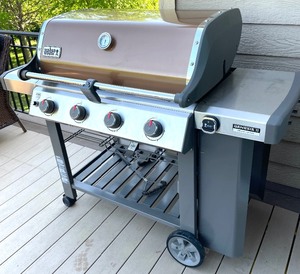 lot 2 image: Weber Genesis II Special Edition Grill