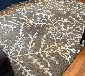 lot 16 image: Amazing Large Area Rug by Karastan Studio