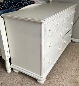lot 39 image: Ragazzi Antica White Dresser