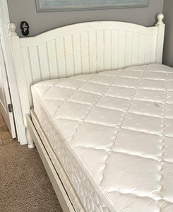 lot 40 image: Distressed Antica White Full Bed by Ragazzi