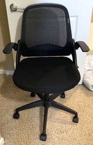 lot 86 image: Hbada Office Chair