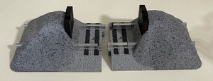 lot 96 image: Lionel Fastrack 6-12059 Earthen Bumpers