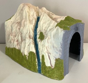 lot 97 image: Plastic Train Straight Tunnel