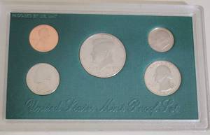lot 114 image: 1994 United States Mint Proof Set with Certificate of Authenticity