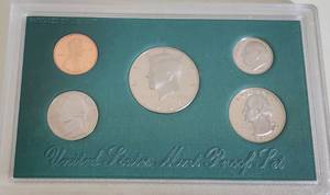 lot 115 image: 1995 United States Mint Proof Set with Certificate of Authenticity