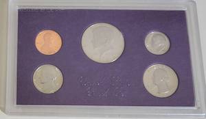 lot 118 image: 1986 United States Mint Proof Set with Certificate of Authenticity