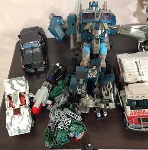 lot 135 image: Large Variety of Transformer Toys and Parts
