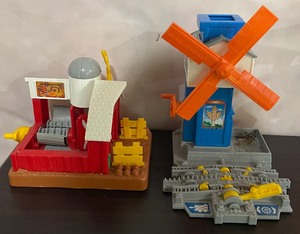 lot 137 image: Fisher Price Geotrax Buildings and Bridges