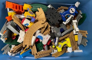 lot 139 image: Fisher Price Geotrax Buildings, Cars and Bin of Accessories