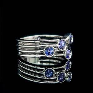 lot 15 image: Round Tanzanite Bezel Bubble Quad Wire Split Band Modern Estate Ring in 14k White Gold $2,400 Retail