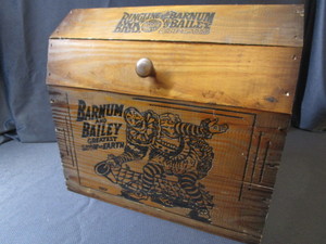 lot 22 image: Ringley Circus Trunk