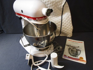 lot 25 image: Kitchen Aid Mixer
