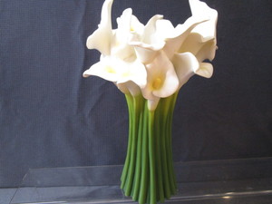 lot 28 image: Calla Lily Vase